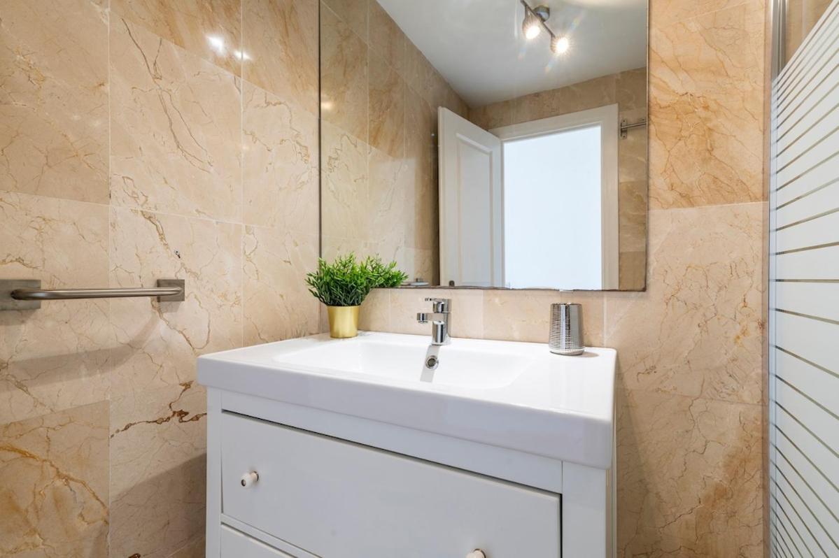 Apartamento Nuevo!!! Recién reformado con piscina y parking Caleta de Fuste Exterior foto